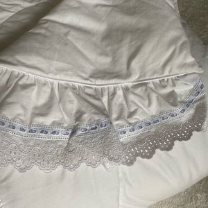 Eileen West full queen comforter, white with lace edging